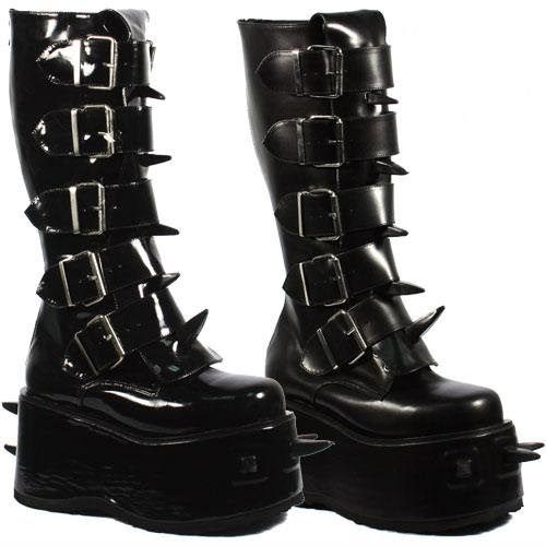 Bota com Fivelas e Spikes